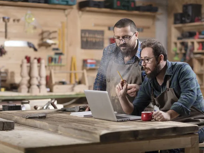 Crollo delle ore lavorate soprattutto per artigiani e piccoli commercianti