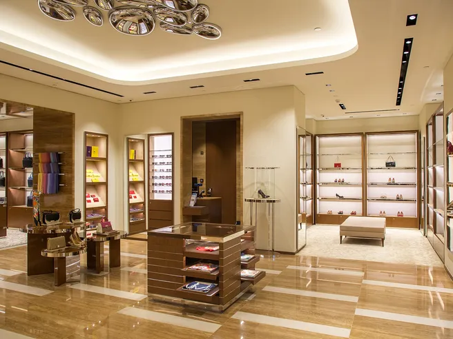 Ferragamo paga scotto Hong Kong, ma titolo corre dopo conti 2019. Ricavi record per Lvmh