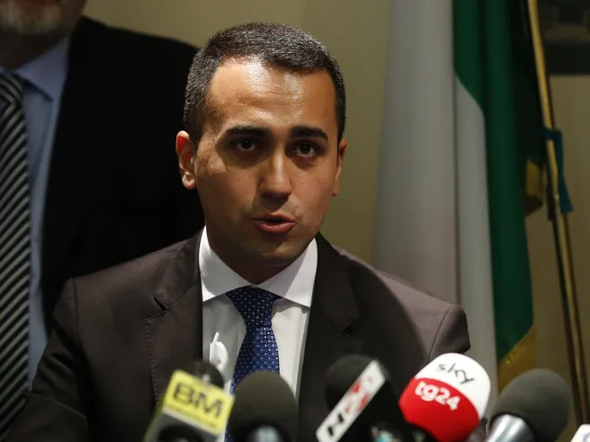 Carige: Di Maio fa nomi ‘colpevoli’ disastro. Ira Caltagirone: Acqua Marcia distrutta dallo Stato
