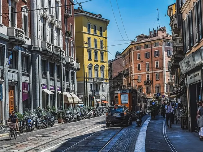 Comprare casa: Milano la città più cara, servono più di 11 annualità di stipendio. Ecco la mappa