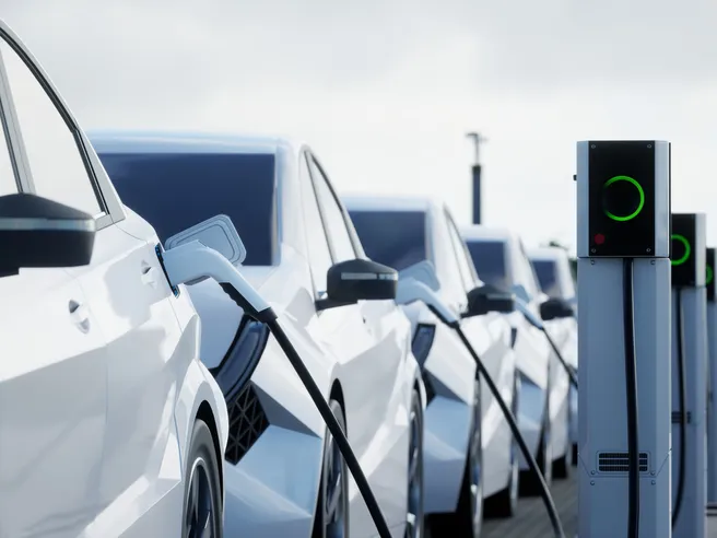 Auto elettriche: BYD, Stellantis, Tesla e Volkswagen nel mirino dell’Antitrust. Perché sono partite le istruttorie