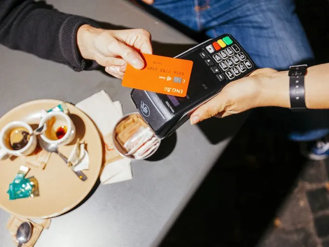 Arancio Più è il conto che lavora per te: cashback sulle spese e rendimento al 4%