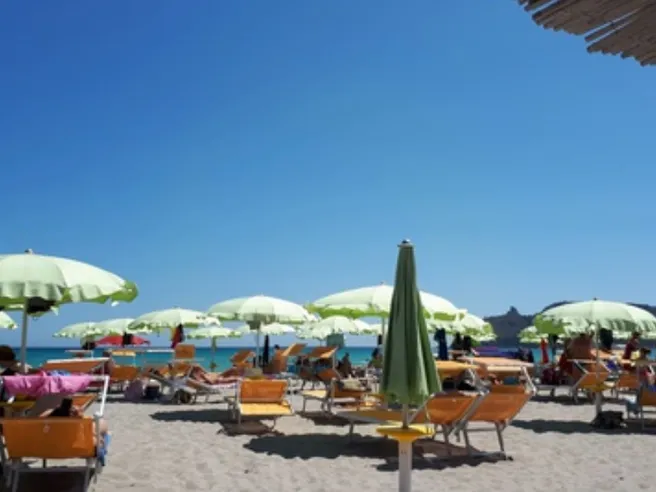 Spiagge italiane, il nodo delle concessioni: economia, clima e accesso pubblico