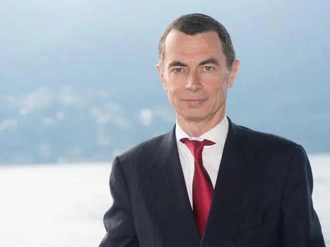 UniCredit, arriva l’annuncio dell’AD Mustier: ‘lascio a scadenza mandato’. Strada spianata per nozze banca con Mps?