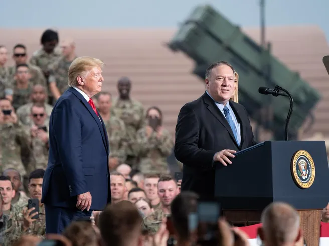 Usa-Cina, scontro passa dai dazi ai consolati. Pompeo: mondo libero trionfi su nuova tirannia Pechino