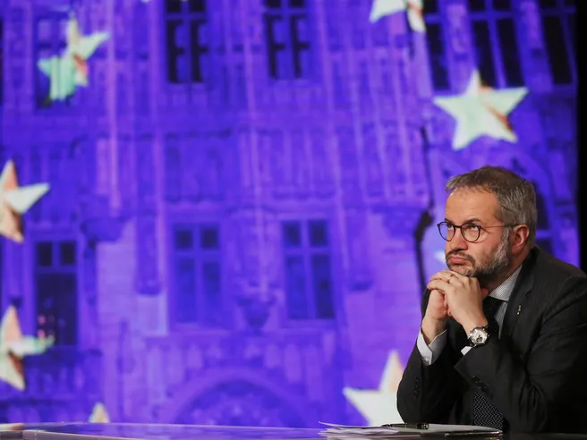 Fiammata spread, Salvini snobba rischio multa Ue. Borghi: ‘più deficit e 100 opere pagate da Bce’