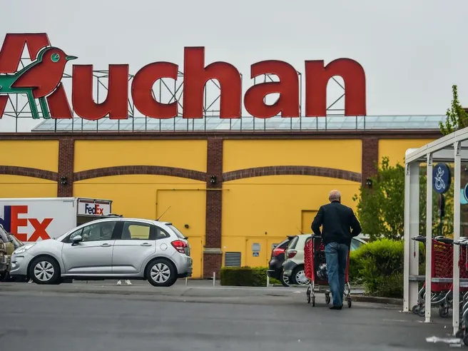 Auchan lascia l’Italia: Conad pronta all’acquisizione ma rimangono “fuori” oltre 3mila lavoratori