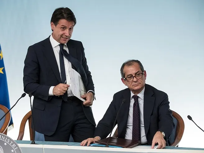 Aumento Iva dal prossimo anno, Conte ammette: “Evitarlo non sarà facile”