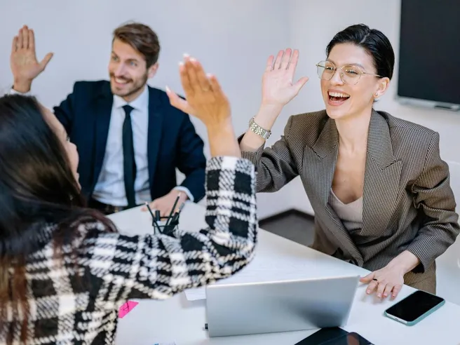 Conto aziendale online con bunq: gestisci le spese del team senza sforzo