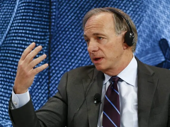 Ray Dalio: con stretta Fed inevitabili degli shock sui mercati