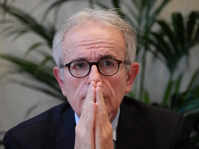 Mps, la proposta dell’ex Bce Ignazio Angeloni. Affossata opzione UniCredit, venga salvata da tutte le principali banche italiane