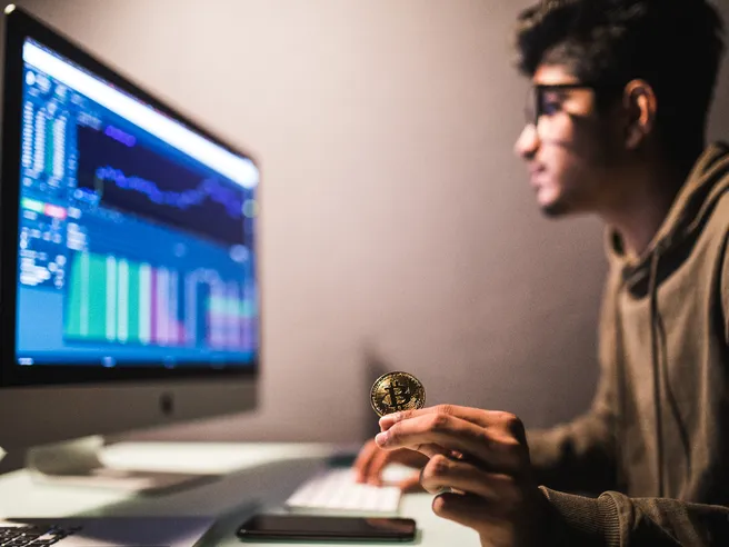 Scambiare criptovalute a costo zero: su eToro niente commissioni per 1 mese