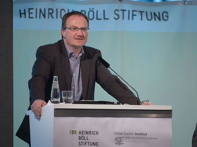 Consulente Merkel: ‘Rischio nuova crisi euro, banche italiane rischiano di infettare sistemi bancari’