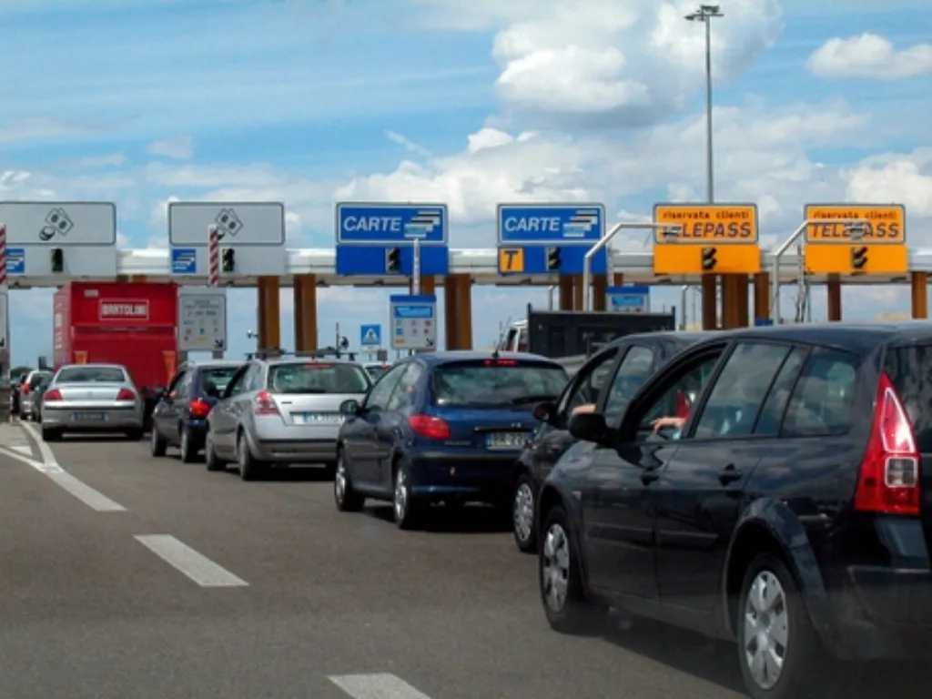 Nuove tariffe autostradali: come cambiano i costi di chi guida
