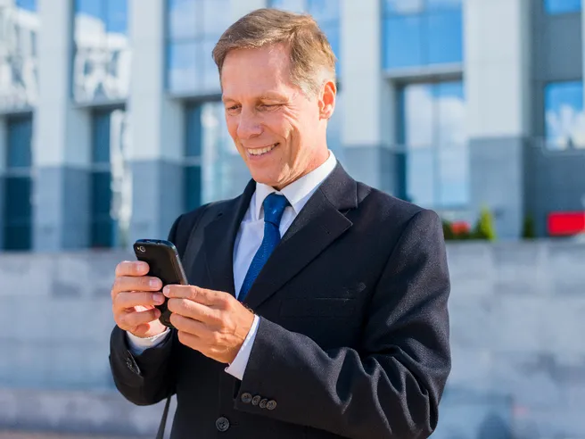 Vuoi gestire le spese dei dipendenti in modo facile? Col conto Wallester fai tutto dall’app