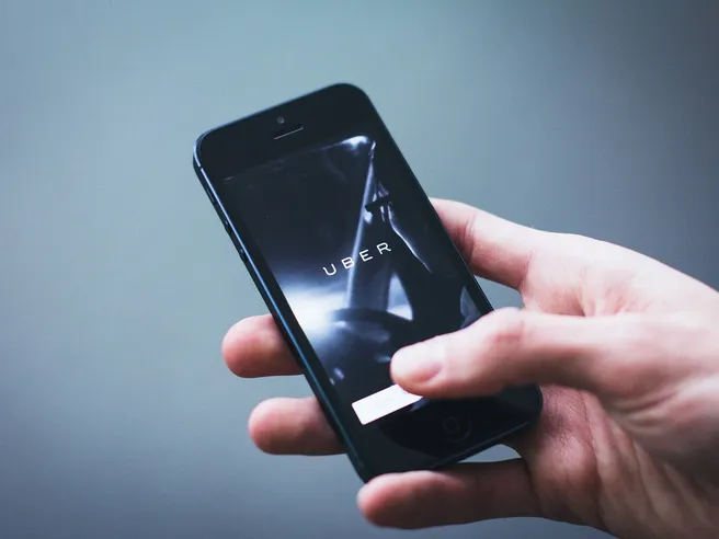 Uber: per Corte di Giustizia UE è un servizio di trasporto, va regolamentato dagli Stati