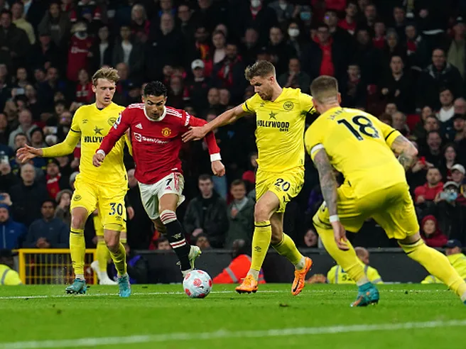 Elon Musk vuole comprarsi il Manchester United, anzi no, è una battuta. Difficile che la SEC rida