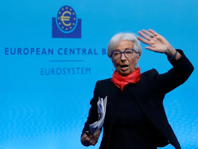 Tutti contro Bce di Lagarde post maxi rialzo tassi e senza nuovo salva BTP: nella politica italiana esplode la polemica