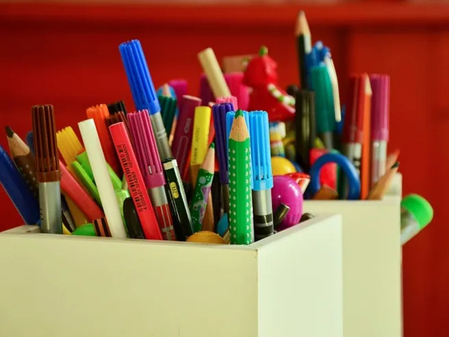 Scuola: la spesa media per il corredo scolastico salirà a 526 euro, in calo i prezzi di libri e dizionari