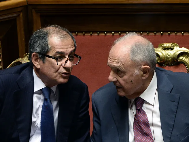Manovra: Savona lancia New Deal, ottimismo anche da Conte. Il lapsus di Tria: ‘Ce la faremo? Spero di no’