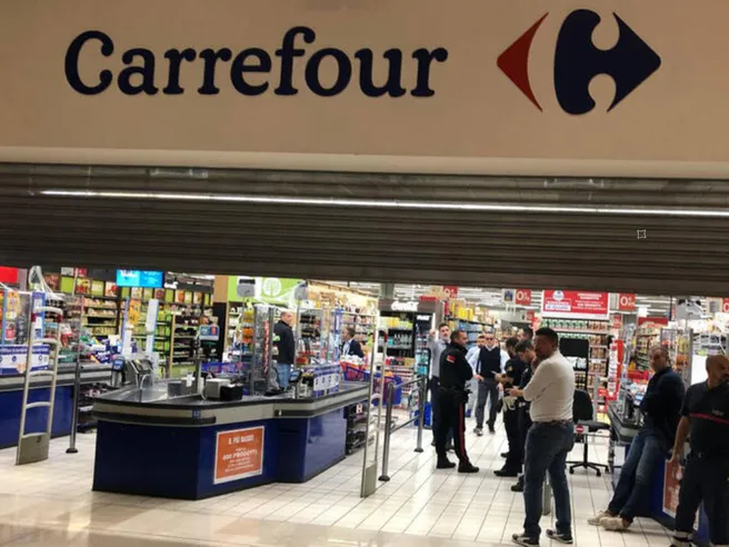 Carrefour potrebbe chiudere e lasciare l’Italia