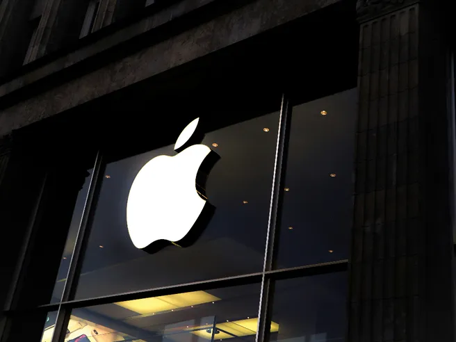 Utili da capogiro per Apple e Amazon, ma non passa la paura dei dazi