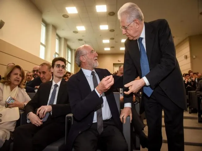 Manovra, Salvini: deficit-Pil al 2,4% non scritto nella Bibbia. Monti: arriva lo ‘Tsipras moment’