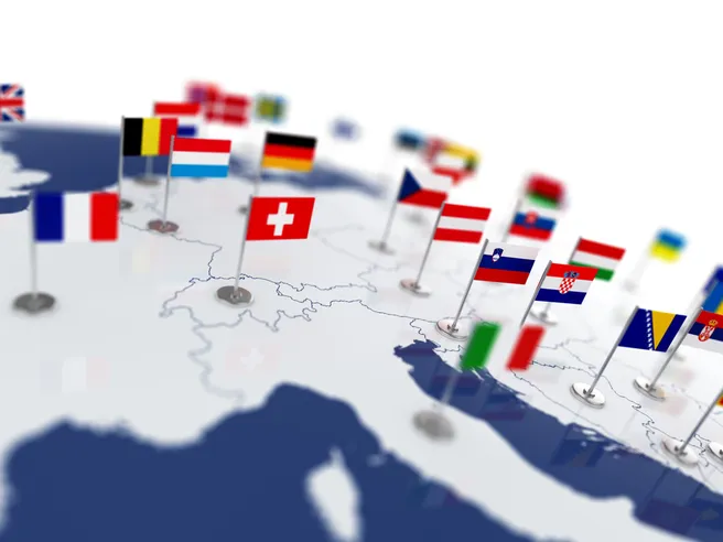 Italia: aumenta il divario con l’Europa. Tra recessione, crisi spread e governi incapaci, ecco cosa è successo