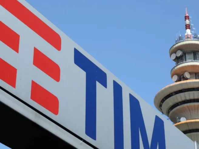 TIM in caduta dopo lo strappo con Iliad
