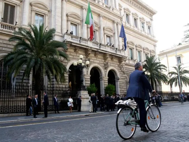 Bankitalia: crescita prosegue ma pesano prezzi petrolio e dazi