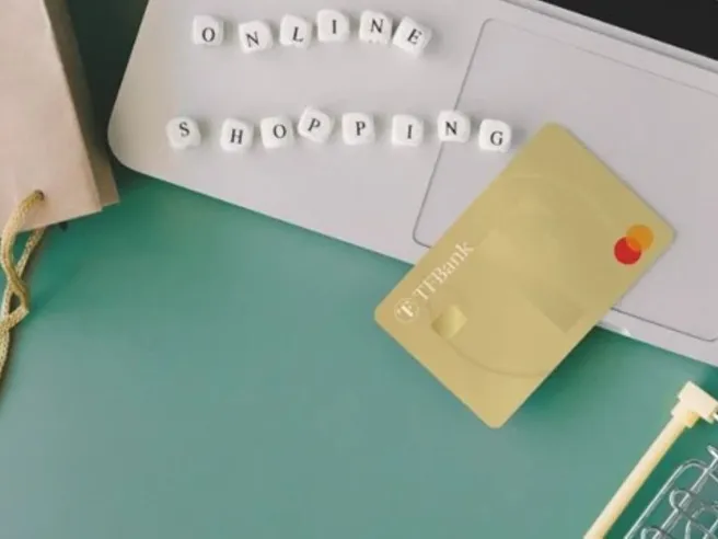 Carta di credito senza commissioni e assicurazione di viaggio gratis con TF Bank