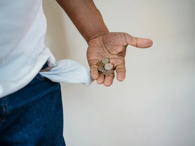 Reddito in caduta: le famiglie italiane ultime nel G7