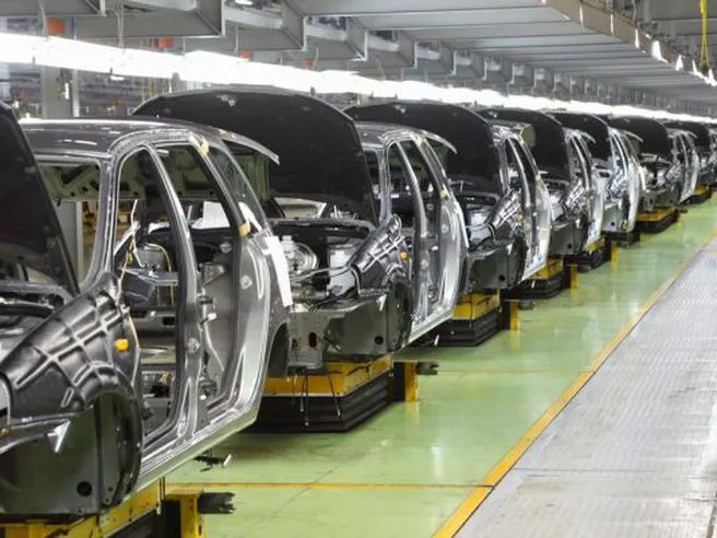 Auto in rosso nei mesi estivi in Europa, si allunga l’ombra della crisi dei semiconduttori   