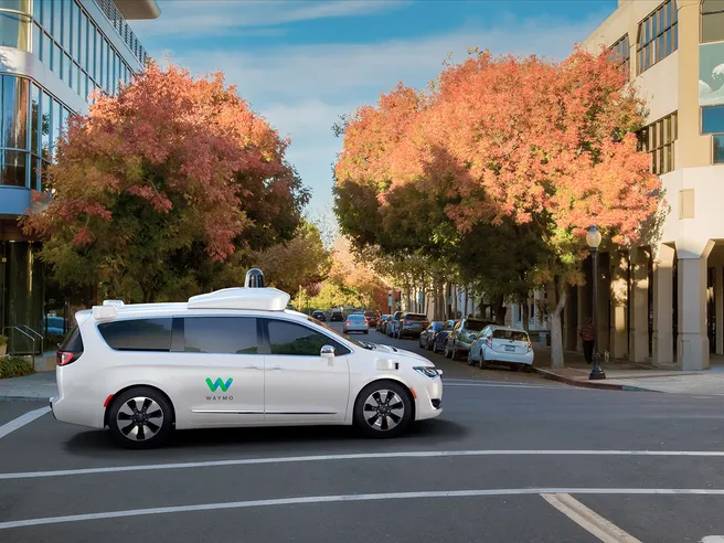 Waymo (Google) studia servizi su guida autonoma con Renault/Nissan   