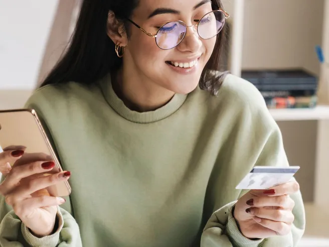 Promo HYPE Italians Do It Better: vinci buoni Amazon da 400€ quando sei in vacanza