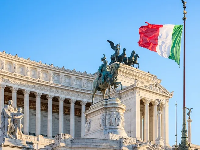 Allarme crescita: ripresa rallenterà nel 2018, Italia torna fanalino coda UE