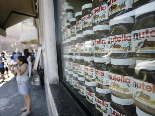 Ferrero: utili d’esercizio a 200 mln di euro. Sempre più vicina alle barrette di Nestlé in Usa