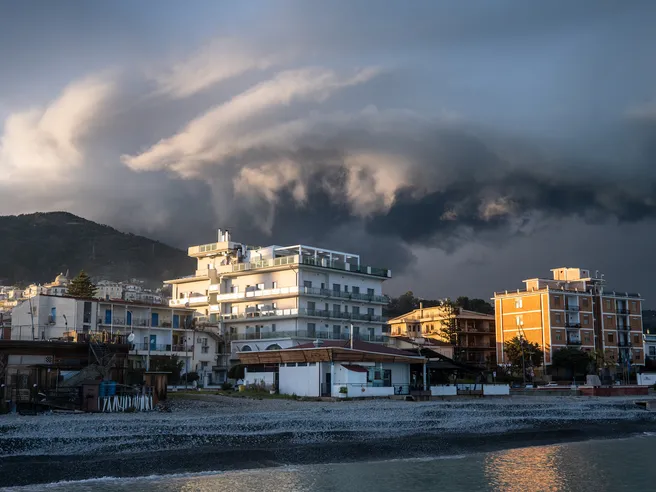 Spiagge, un giro d’affari da cui lo Stato è escluso