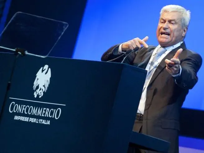 Confcommercio quantifica il rischio aumento Iva: salasso da 889 euro a famiglia
