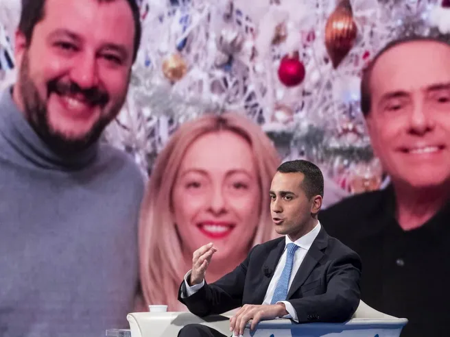Alta tensione sui BTP, Di Maio: Renzi ha chiuso a M5S, ora voto anticipato a giugno