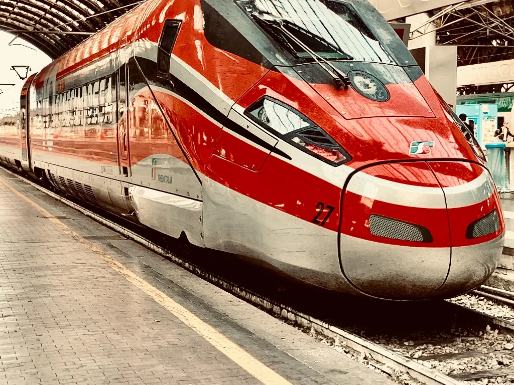 Treni e vacanze: estate difficile per chi parte, ecco dove ci saranno disagi