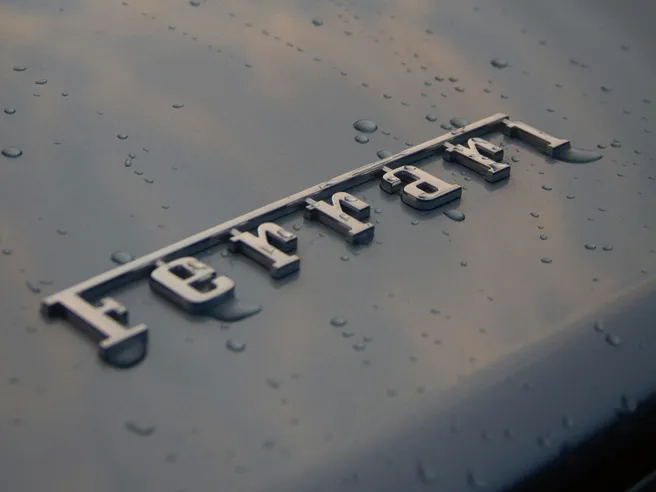 Ferrari chiude un trimestre da record, ma i dazi fanno ancora paura