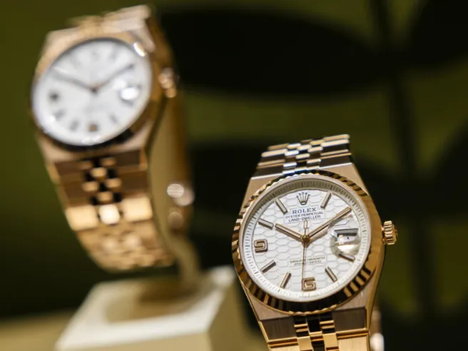 Trump minaccia il lusso svizzero: rischio per Rolex