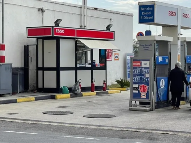 Consorzio italiano rileva 1.200 distributori Esso