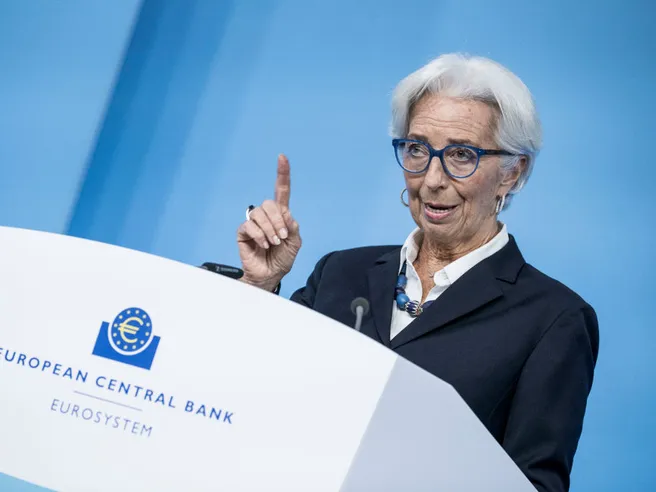 Bce e lo scudo salva Btp: Scope Ratings presenta la soluzione anti-spread. Fondamentale questo fattore