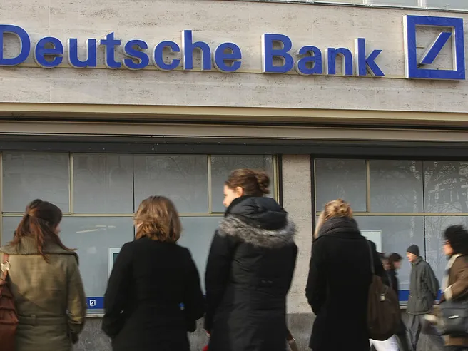 Banche: altro che app e home banking. Lo sportello rimane il preferito dagli italiani