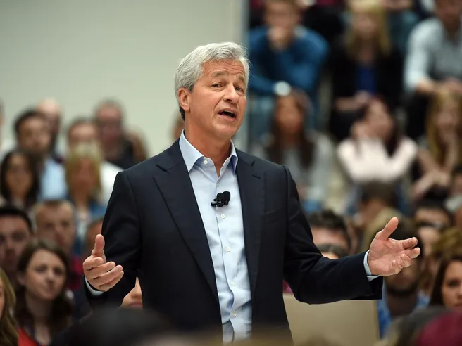 Biden e lo spettro delle tasse più alte sui ricchi. Dimon (JP Morgan): ‘ok, ma patrimoniale impossibile’