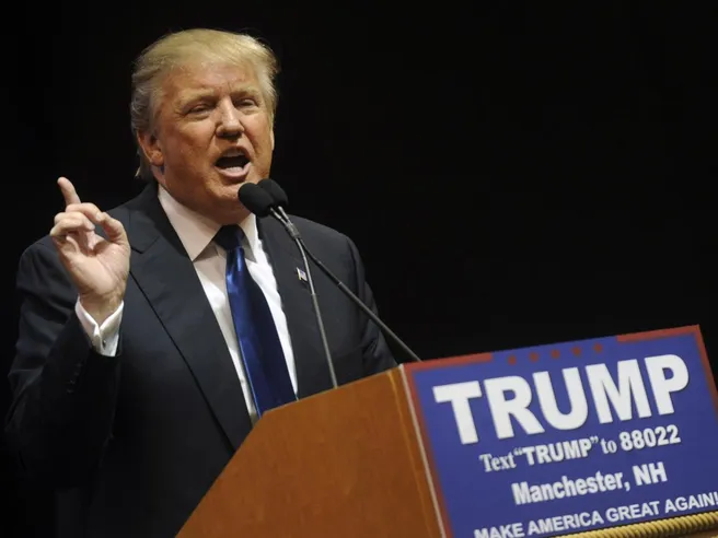 Usa verso le elezioni midterm: crolla ai minimi la popolarità di Trump