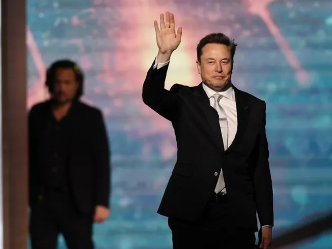 Musk sfida l’intelligenza artificiale di OpenAI con xAI