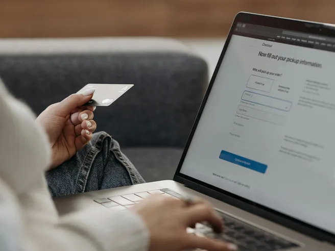 Conto aziendale con F24 e cashback delle spese: perché scegliere Finom